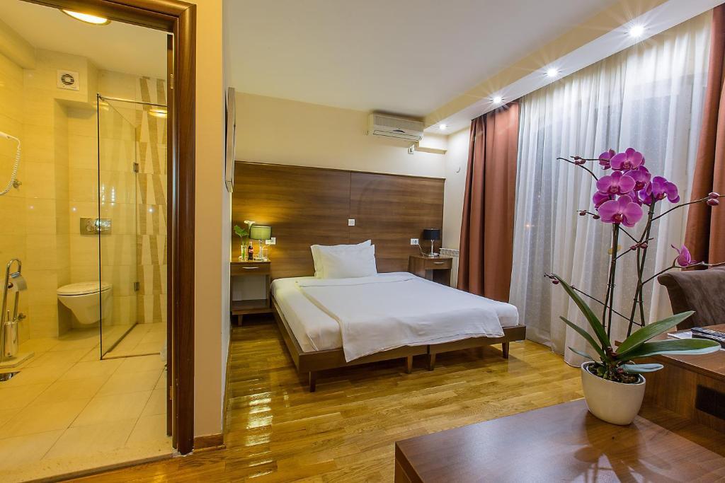 Hotel M Podgorica Habitación foto